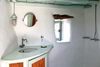 Compact corner sink unit