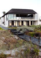 Contemporary beach house
