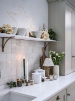 Modern country style kitchen shelf with Christmas details